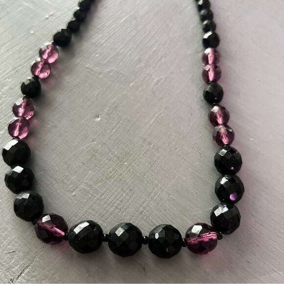 Black & Purple Beaded Necklace - Picture 3 of 7
